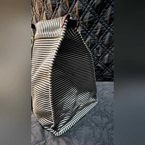 Henri Bendel Large Weekend Tote Stripe Bag - Picture 7 of 12